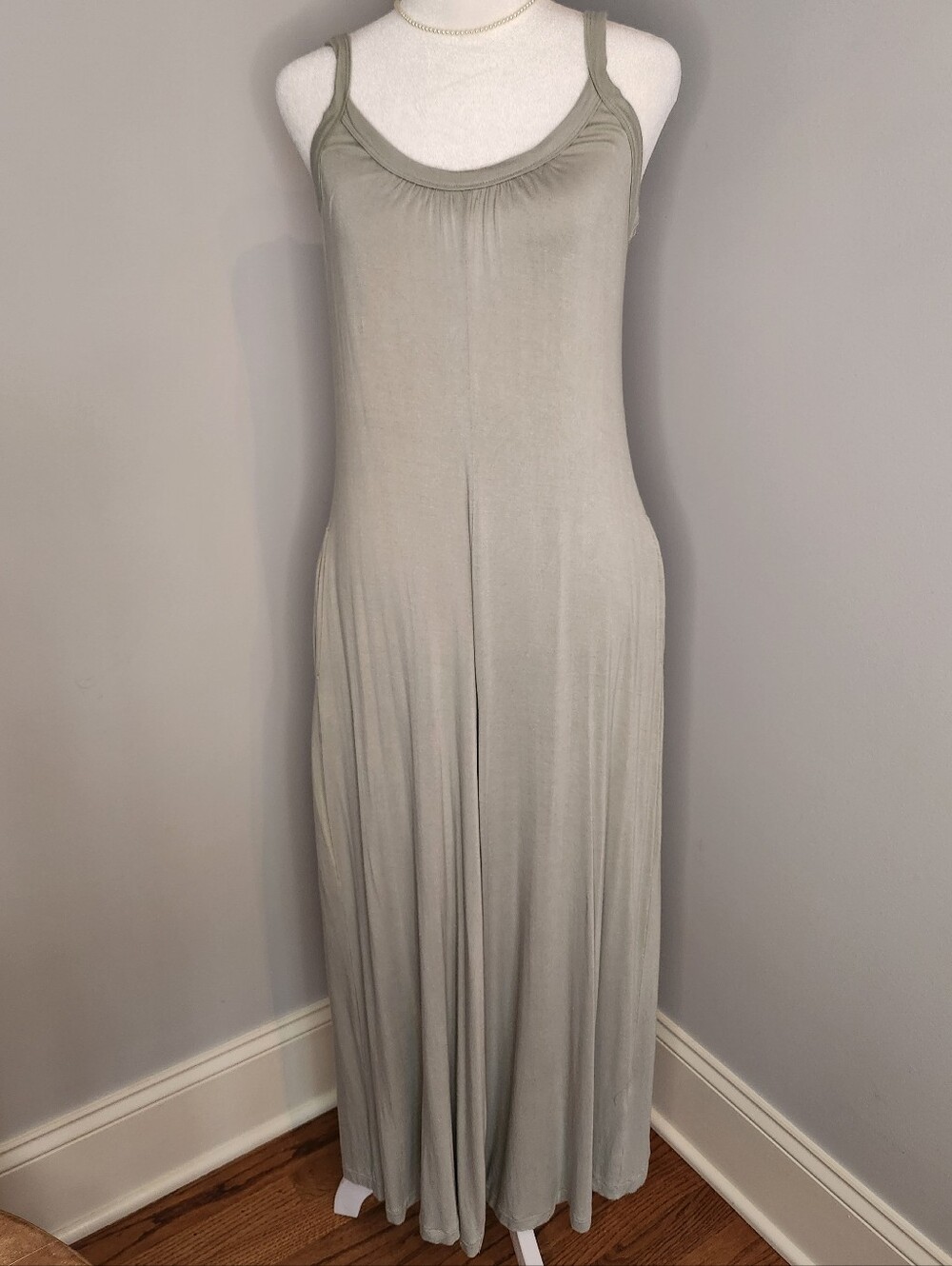 Z Supply Day Off Wide Leg Sleeveless Jumpsuit Smoked Sage S - Picture 2 of 11